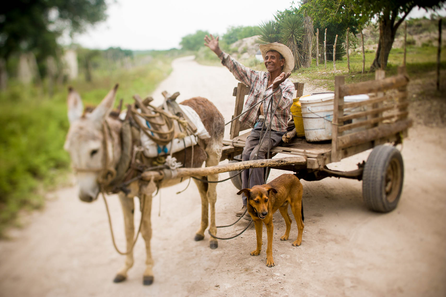 Mexican-man-with-cart