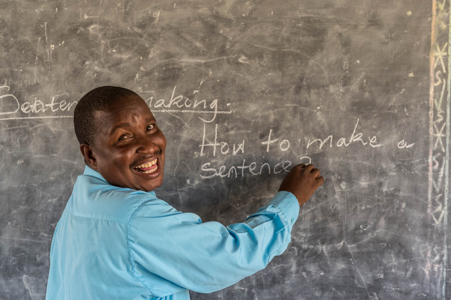 Portrait-school-teacher-Zimbabwe