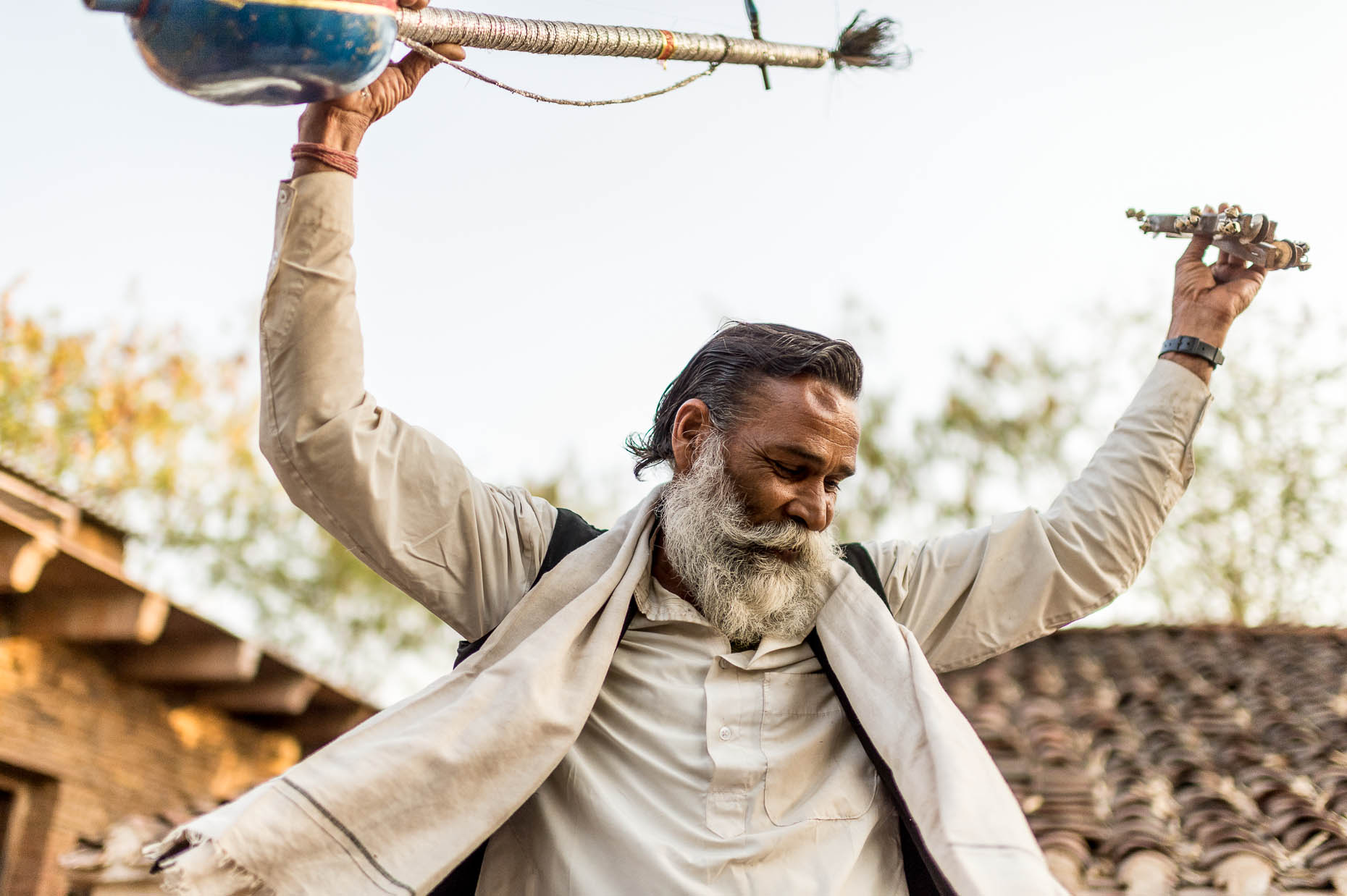 Village-musician-dancing-India